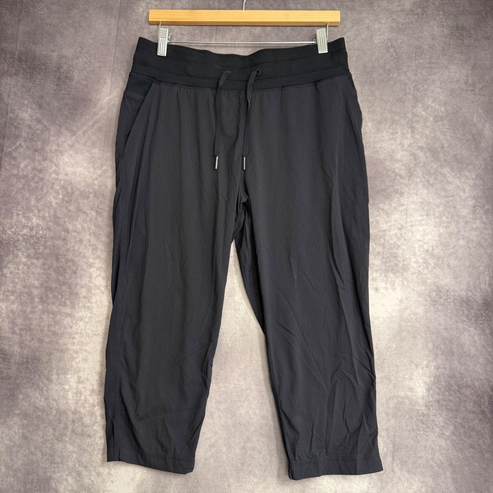 Lululemon Dance‎ Studio Crop 20 Black Pinstripe Jogger Pants Womens 8